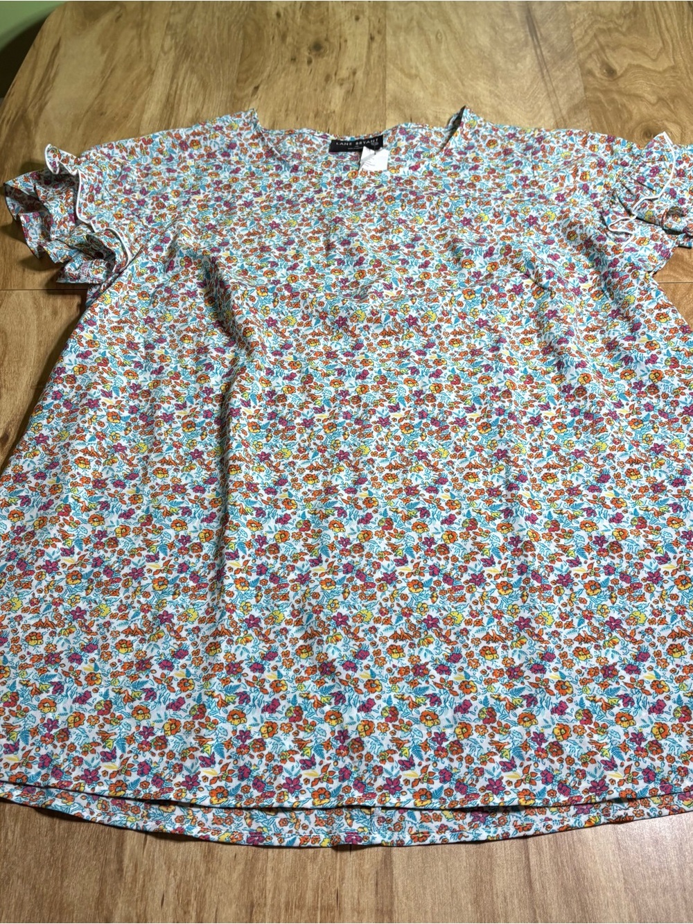 NWT $47 USD Lane Bryant Floral Lightweight Short Sleeve Top Womens Size 14L
